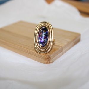 Gold ring with sparkles
